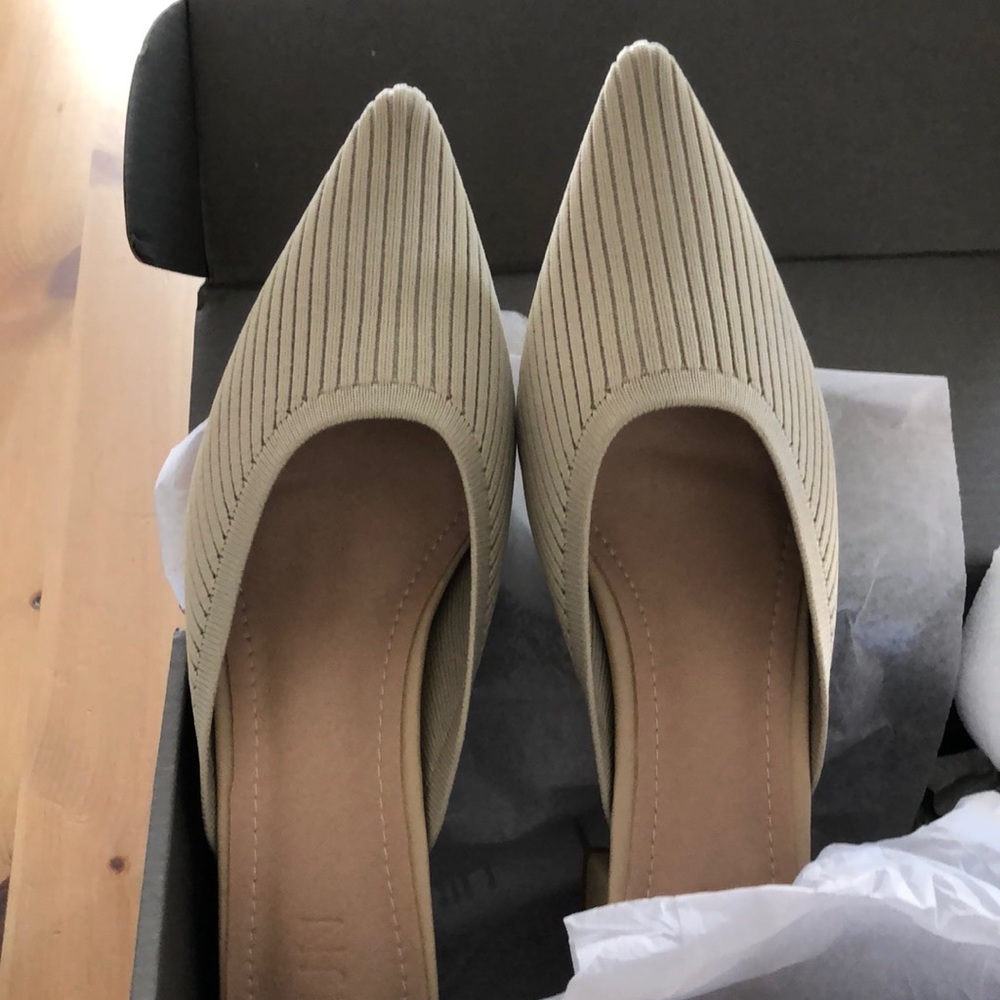 TIJN Cream Mules Low Heel Size 8.5 New in Box!